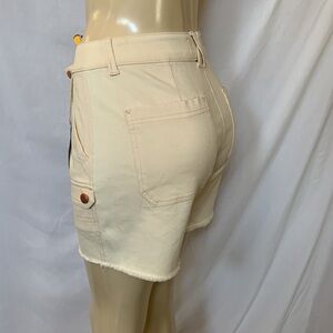 DEMOCRACY Jeans Women’s Yellow Cargo Shorts Size 6 Raw Double Button Hems NWT